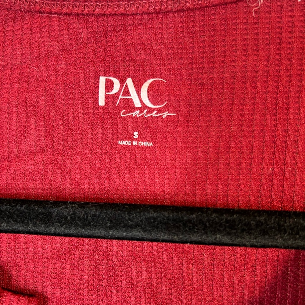 PAC Sun red long sleeve top with front buttons - Picture 2 of 5